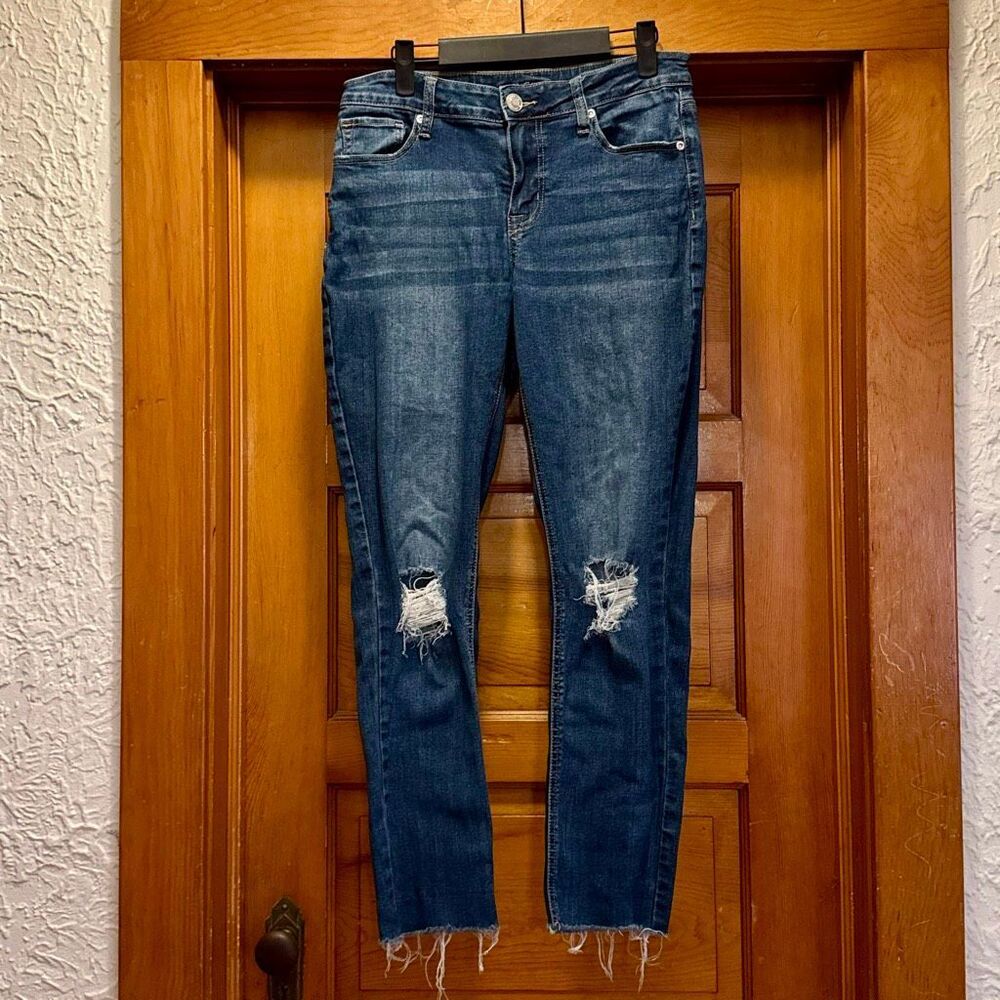 Maurices Blue Distressed Skinny Jeans Raw Hem Women’s US 6